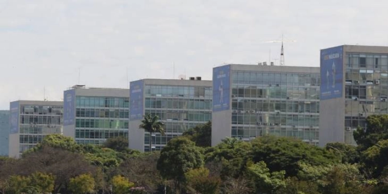 Servidores Públicos são convocados a retornarem ao Trabalho presencial nas repartições federais  