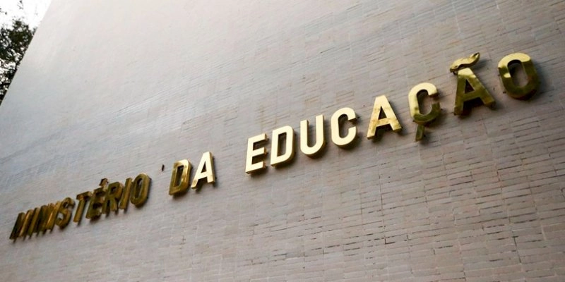 Governo libera R$ 2,61 bilhões para universidades federais