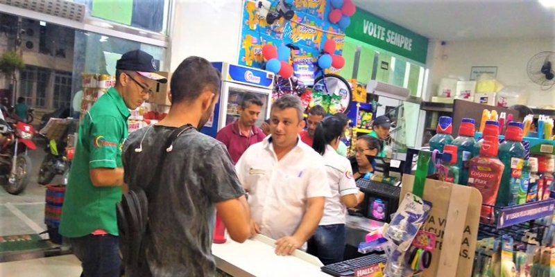 Supermercado Mais Rodrigues aonde você Economiza de Verdade lhe deseja Feliz Natal; Vídeo 