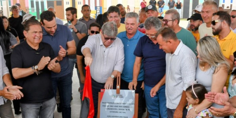 João Azevêdo inaugura e inspeciona obras no valor de R$ 83,3 milhões em Livramento e São José dos Cordeiros