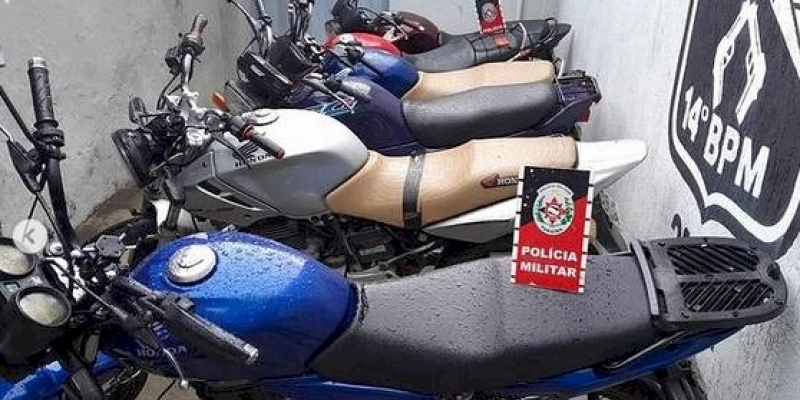 Polícia Militar recupera, em Pombal, motocicleta com registro de roubo/furto, apreende outra com sinais de adulteração e retém mais 10 que praticavam direção perigosa durante “rolezinho”