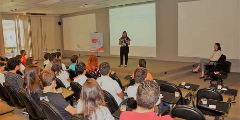 Energisa recebe estudantes universitários na sede da concessionária em JP