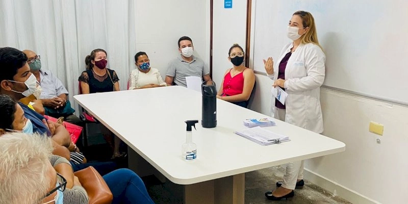 Hospital de Patos orienta pacientes e acompanhantes sobre direitos sociais para pessoas com câncer