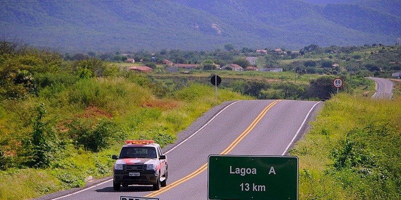 Tentativa de assalto finda em tiroteio em estrada de terra entre Lagoa e Bom Sucesso 