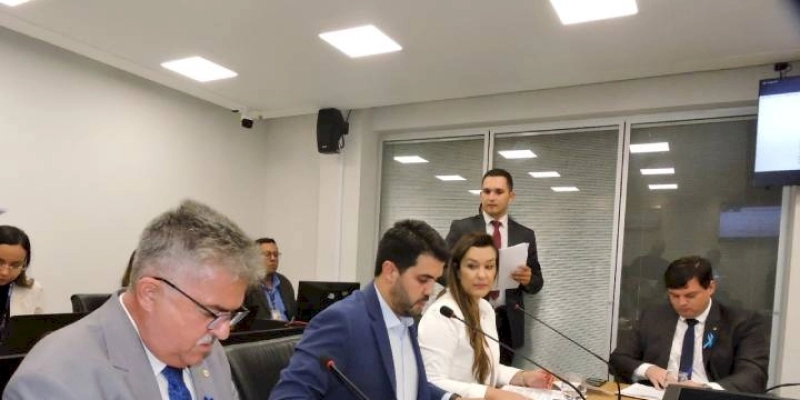 CCJ aprova projeto que aumenta segurança de clientes e entregadores de aplicativos na Paraíba