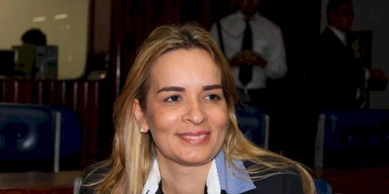 Mídia nacional destaca a senadora paraibana, Daniela Ribeiro, campeã, com gastos de combustíveis 