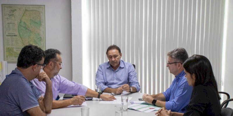 Governo da Paraíba se reúne com técnicos do MIDR para discutir a conclusão do canal Acauã-Araçagi