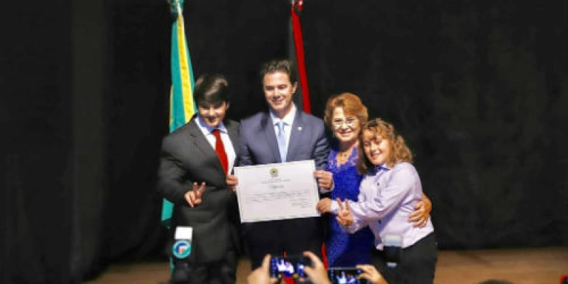 Veneziano é diplomado como Senador mais votado da PB e diz que sentimento é de gratidão e compromisso