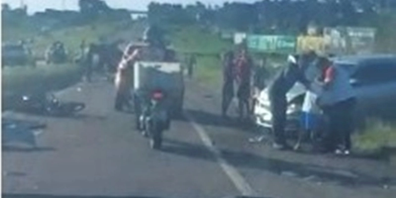 Caminhão desgovernado deixa vários feridos em engavetamento na BR 230 em Santa Rita