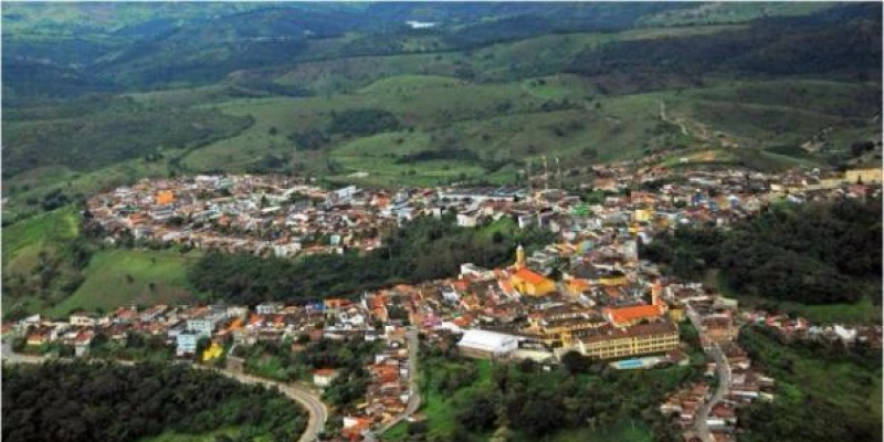 Prefeito de Areia vira as costas para a educação e fecha 10 escolas em um ano de gestão