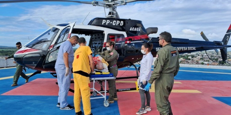 Idoso com bloqueio atrioventricular é transferido via transporte aeromédico de Campina Grande para o Hospital Metropolitano