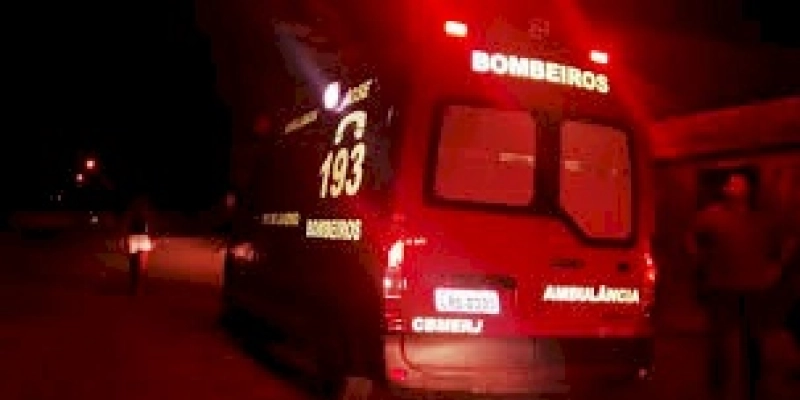 ATO HERÓICO - Bombeiros salvam vidas de três pessoas que foram levadas pela correnteza de rio, em Aparecida