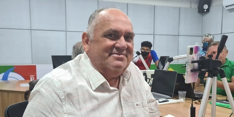 Prefeito de São José da Lagoa Tapada, paga 13º salário aos servidores nesta sexta-feira