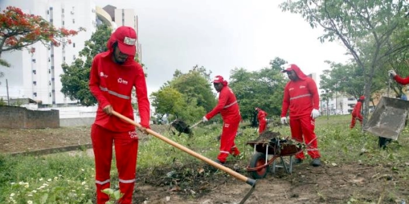 Emlur inicia semana com serviços de zeladoria em nove bairros