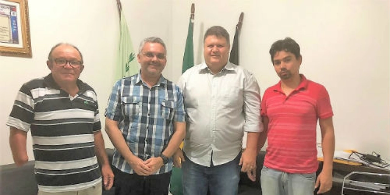 Prefeito recebe padre e comissão organizadora da festa do padroeiro de Boa Vista