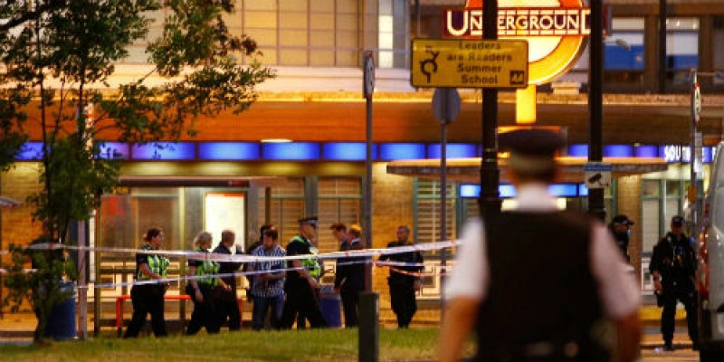 Explosão atinge metrô de Londres e deixa feridos