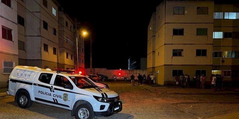 Elementos arrombam porta e matam jovem dentro de apartamento, durante a madrugada