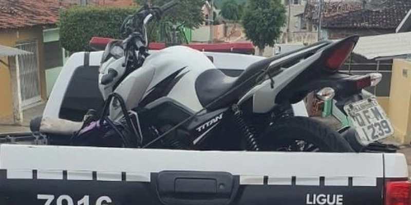 Polícia militar apreende motocicleta com restrição administrativa; veja 
