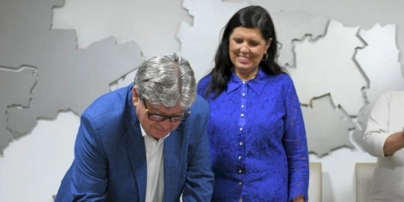 João Azevêdo tira licença e a vice-governadora Lígia Feliciano assume interinamente o cargo 