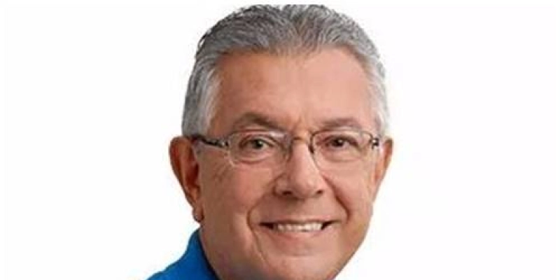 Prefeito de Guarabira recebe alerta sobre cargos indevidos de servidores, não pagamento do piso do professor, ausência do controle de gasto de combustíveis 