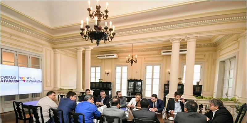 João Azevêdo apresenta potencialidades da Paraíba à missão russa e recebe convite para Fórum do Brics