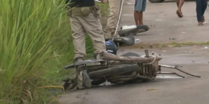 Jovem morre em grave colisão entre moto e carro na BR 101, na Paraíba 