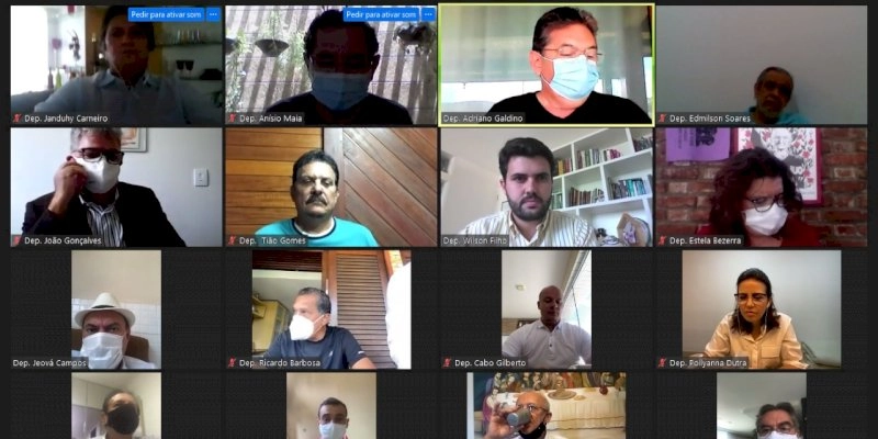 Deputados debatem situação crítica da pandemia no país e cobram ações planejadas