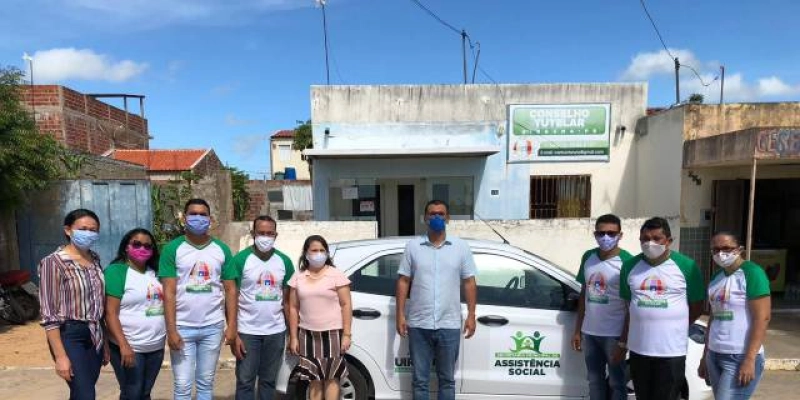 Prefeitura Municipal de Uiraúna faz entrega de novo veículo para Secretaria Municipal de Assistência Social