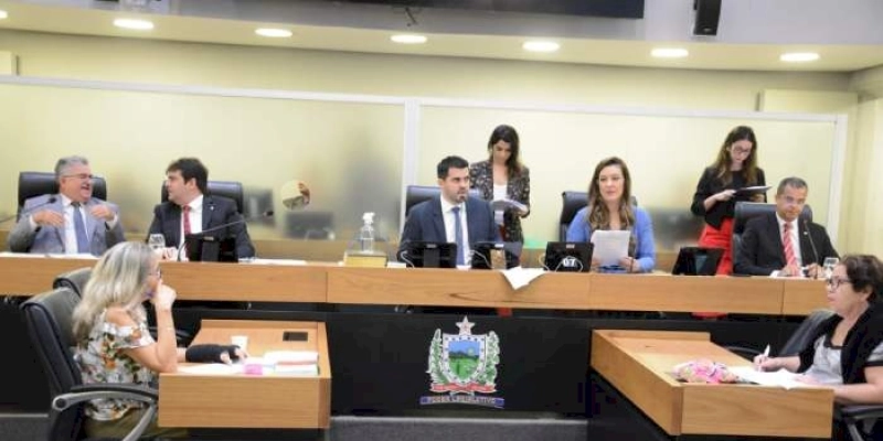 CCJ aprova Medida Provisória que reajusta salários de professores prestadores de serviço