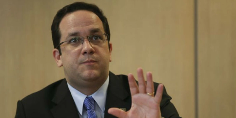 MEC visitará 200 instituições denunciadas por irregularidades