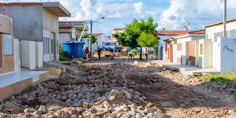 Secretaria de Obras reforça melhorais em calçamentos em São José da Lagoa Tapada 