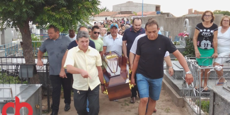 Lagrimas, tristeza, e comoção marcam sepultamento do Empresário Saul Estrela em Sousa; Fotos e Vídeo 