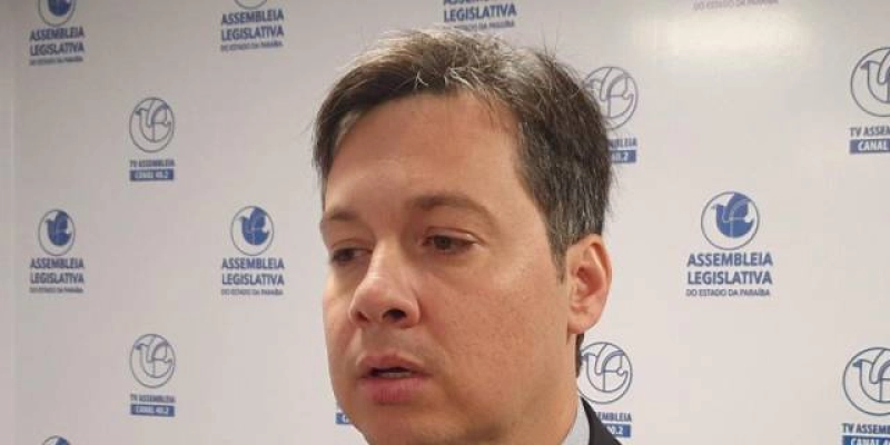 Deputado Júnior destaca projeto para atendimento médico a portadores de doenças raras na PB