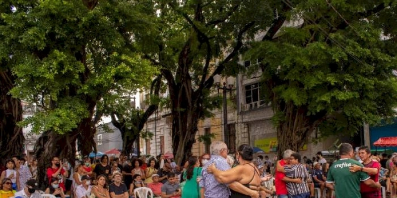 Ailma Ribeiro leva choro, samba, frevo e bossa nova ao Sabadinho Bom