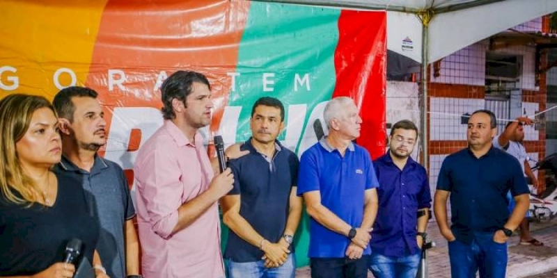 Leo Bezerra entrega obra de pavimentação e drenagem no bairro do Altiplano