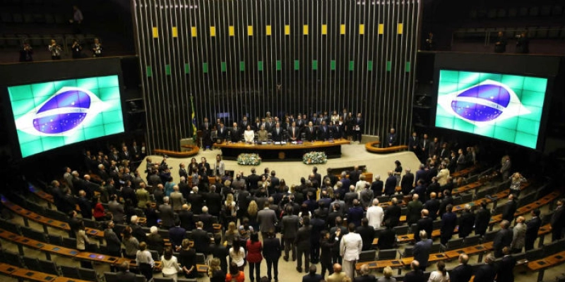 Ao menos 9 ministros se preparam para deixar cargos e disputar eleições; Veja