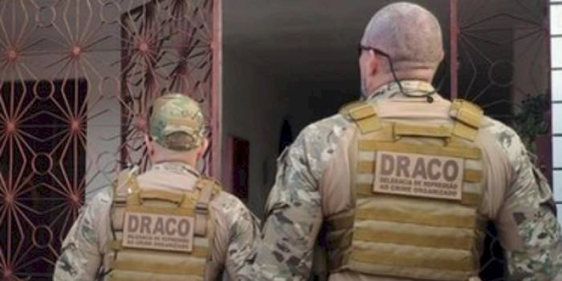 Ação do GTA, DRACO, GOE, PM e Bombeiros cumpre mandados de prisão e apreende 03 armas de fogo