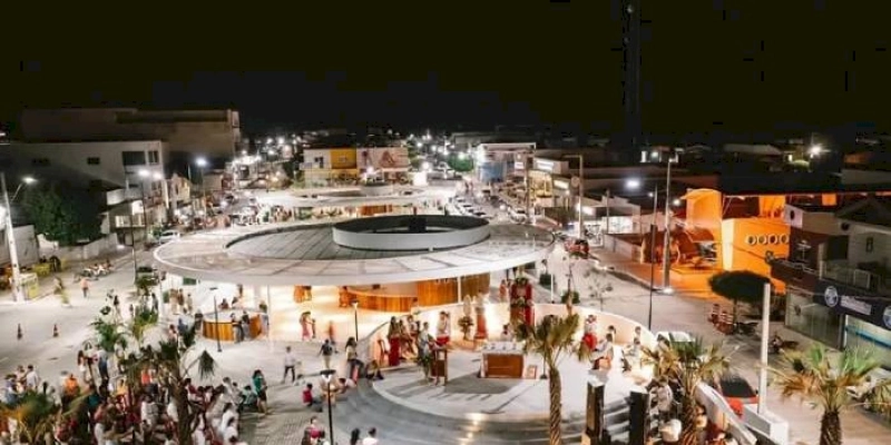 Bal Lins entrega à população a moderna Praça Central de São José de Piranhas