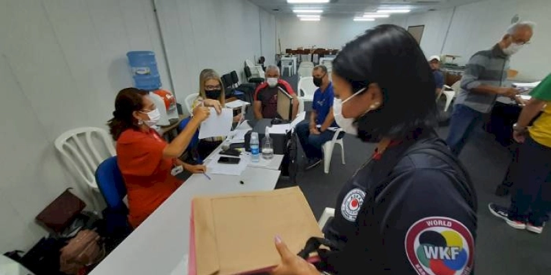 Atletas contemplados com programa Bolsa Esporte assinam termo de compromisso