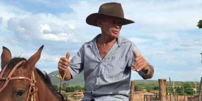 Homem montado em cavalo morre após ser atropelado por veículo na PB 323, no sertão do estado 