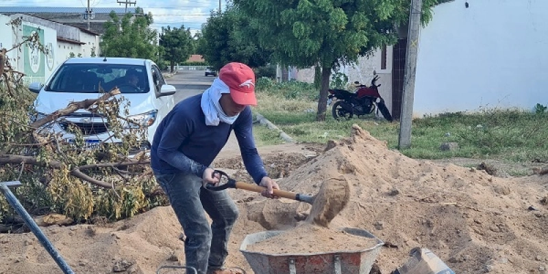 Prefeitura de Sousa intensifica trabalho de pavimentação de ruas no bairro Jardim Sorrilândia II