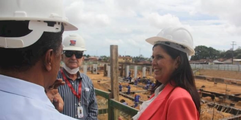 Governadora em exercício visita obras de construção do Hospital da Mulher