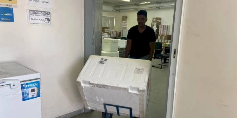 Novas vacinas contra covid-19 chegam na próxima semana