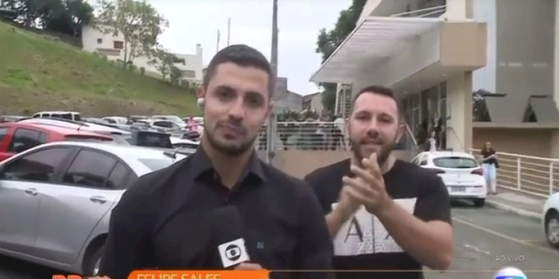 Transmissão ao vivo da TV Globo é interrompida por manifestante: “O s@ngue do meu sobrinho está nas mãos de vocês”