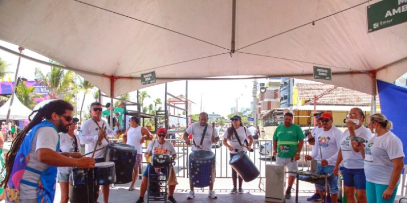 ‘Amigos da Praia’ finaliza Semana do Meio Ambiente com catação no Busto de Tamandaré