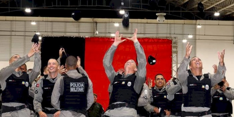 João Azevêdo prestigia solenidade de formatura de novos soldados da Polícia Militar e do Corpo de Bombeiros em JP