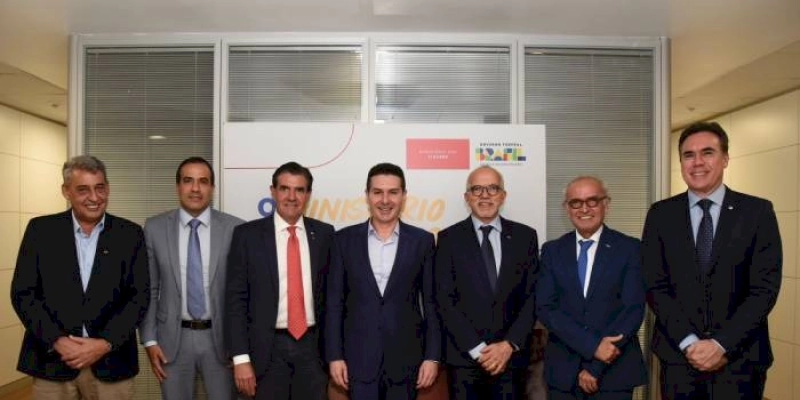 Cícero Lucena integra comitiva da Frente Nacional dos Prefeitos para discutir transporte público com ministros
