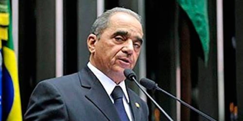 Roberto Cavalcante recebe votos de aplauso e medalha do Mérito Cultura na ALPB