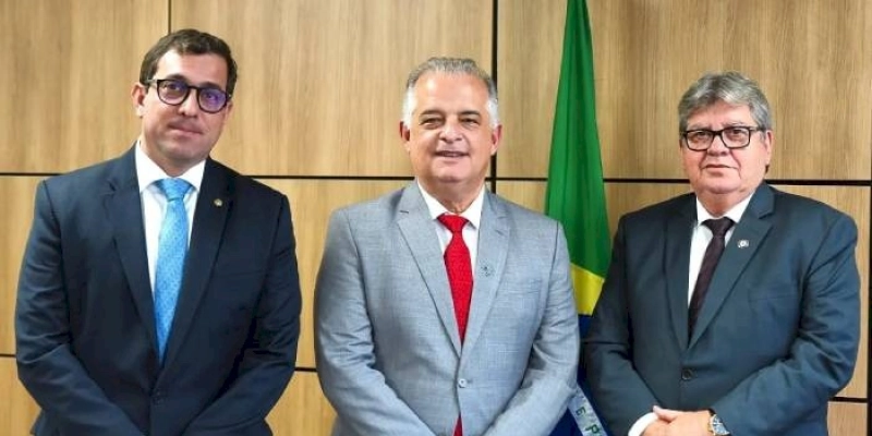 Gervásio e João se reúnem com ministro dos Portos e Aeroporto para tratar sobre voos para Cajazeiras
