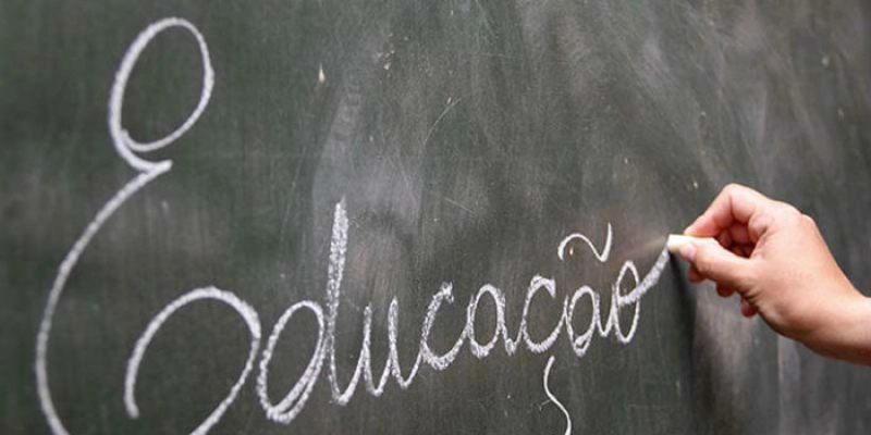 Secretários de educação vão analisar documento que orientará currículos do ensino médio; Veja